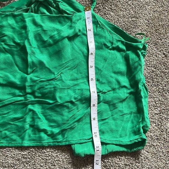 Zara Cropped flowy green satin tank top with open back - Picture 9 of 10